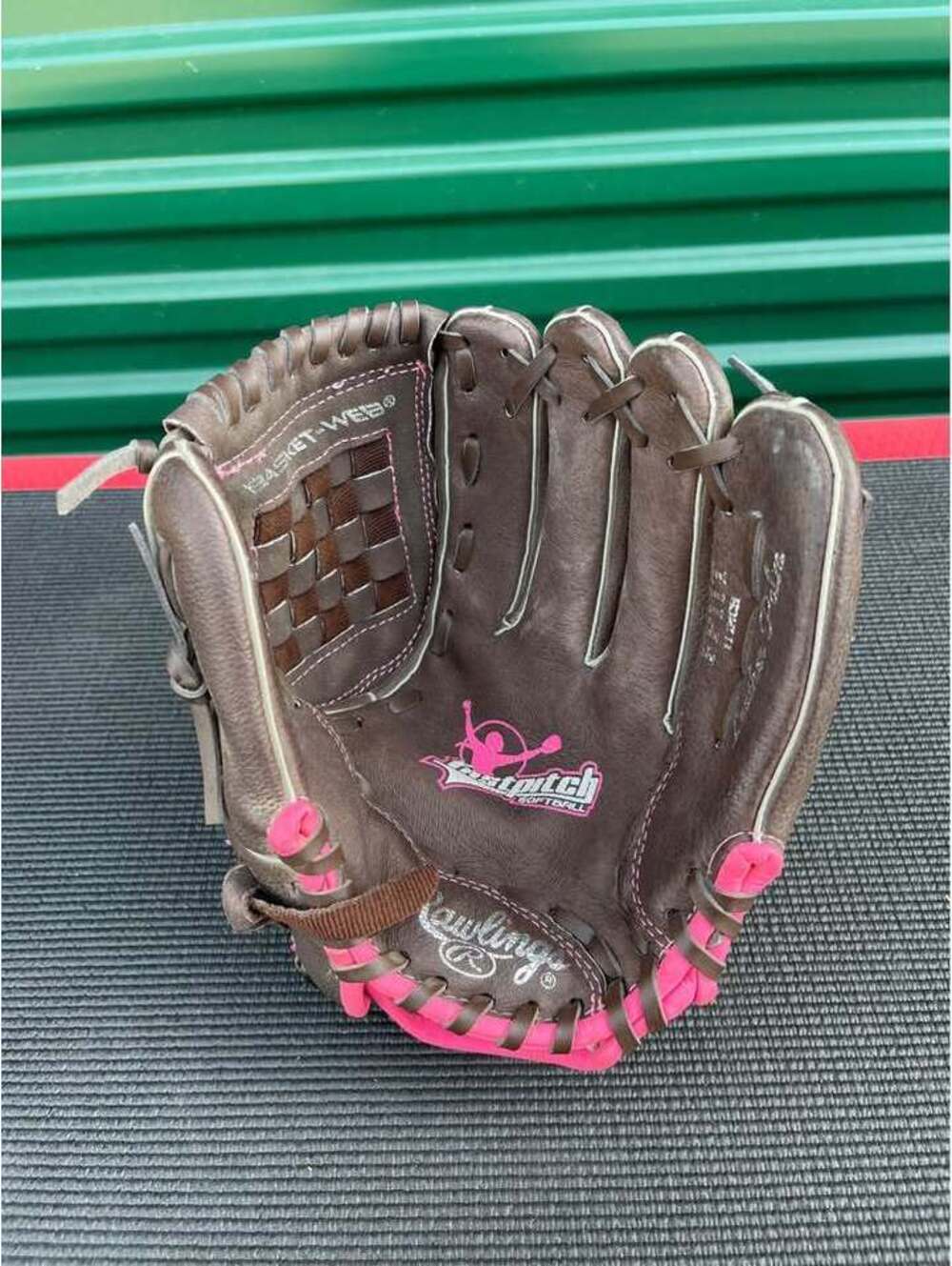 Rawlings Fastpitch 11 Inch Softball Glove